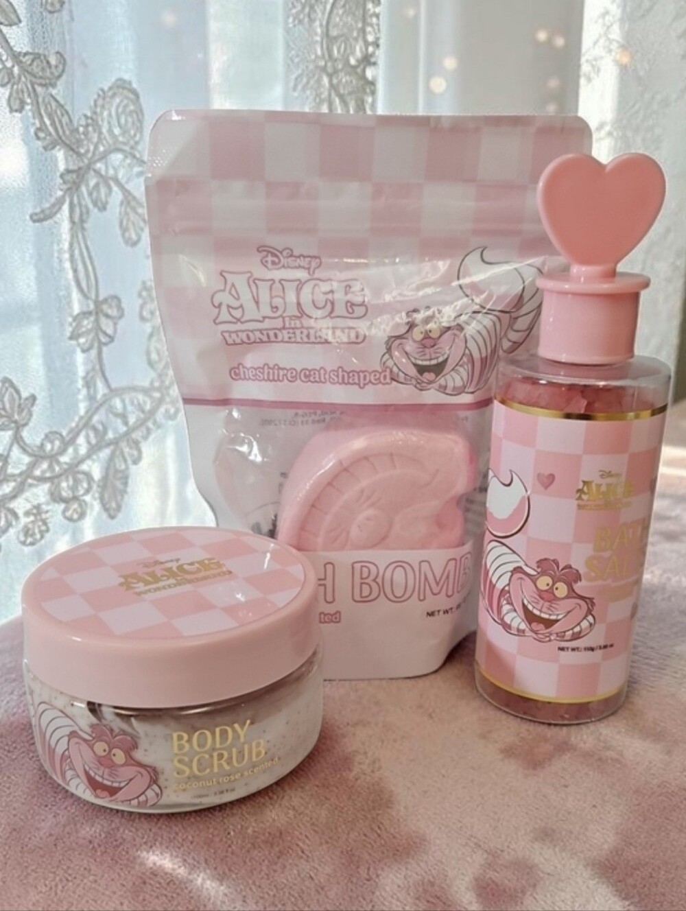 DISNEY ALICE IN WONDERLAND BATH SALTS & BATH BOMB SET 3-PCS